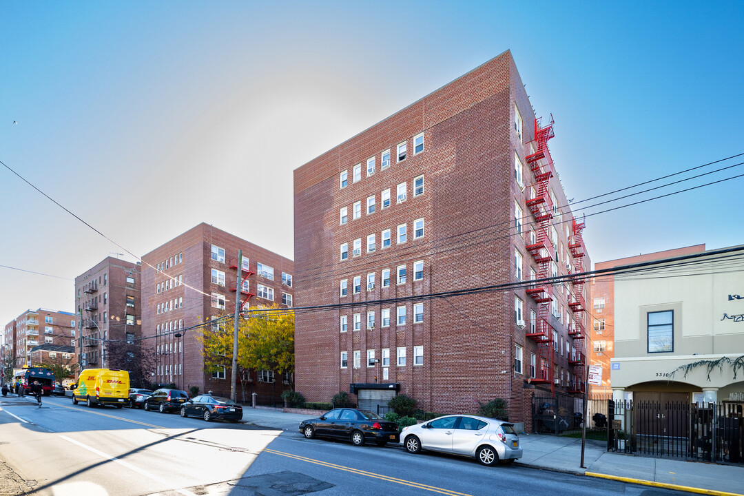 3314 Parsons Blvd in Flushing, NY - Building Photo