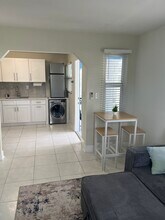 1210 N J St, Unit A in Lake Worth Beach, FL - Building Photo - Building Photo