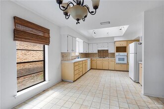 411 Zinnia Ave in McAllen, TX - Building Photo - Building Photo