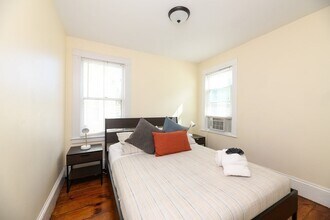 14 Kilby St, Unit 2 in Somerville, MA - Building Photo - Building Photo
