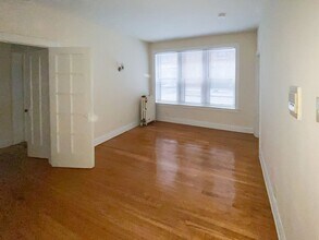 435 W Surf St, Unit 432-109 in Chicago, IL - Building Photo - Building Photo