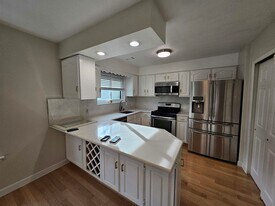 187 Sandcastle Key in Secaucus, NJ - Building Photo