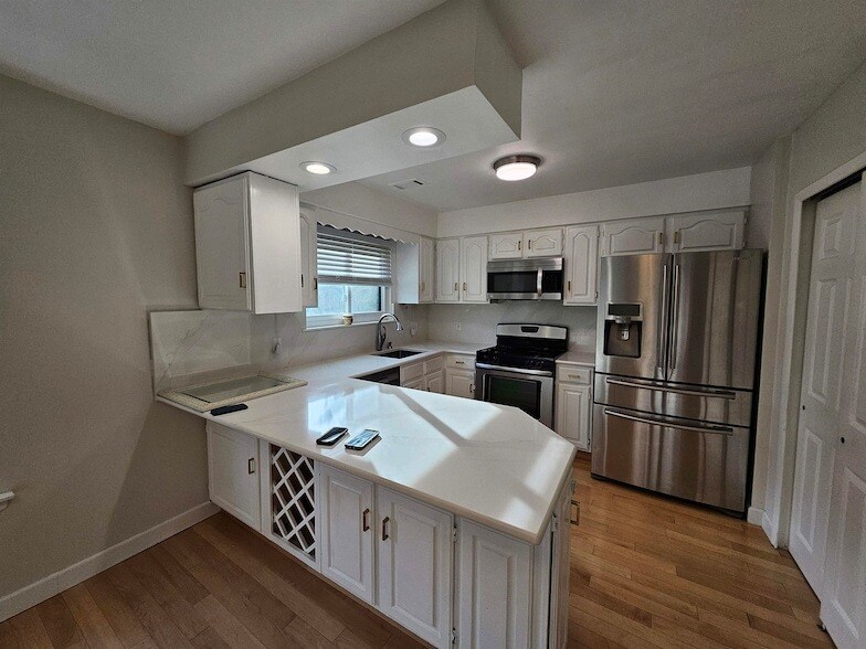 187 Sandcastle Key in Secaucus, NJ - Foto de edificio