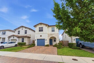 2284 NW 130th St in Miami, FL - Building Photo - Building Photo