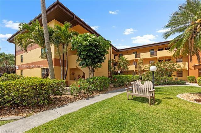 6146 Whiskey Creek Dr in Ft. Myers, FL - Building Photo