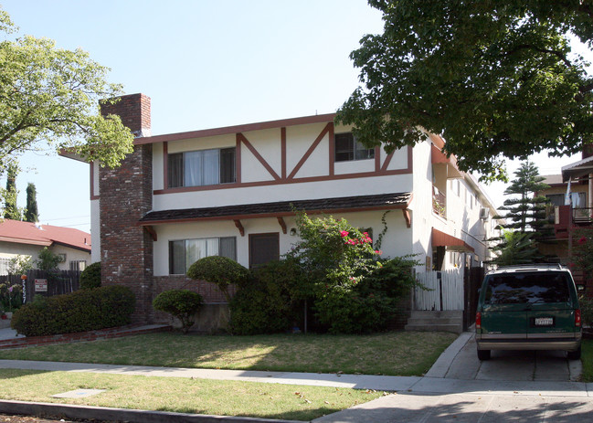 3297 Perlita Ave in Los Angeles, CA - Building Photo - Building Photo