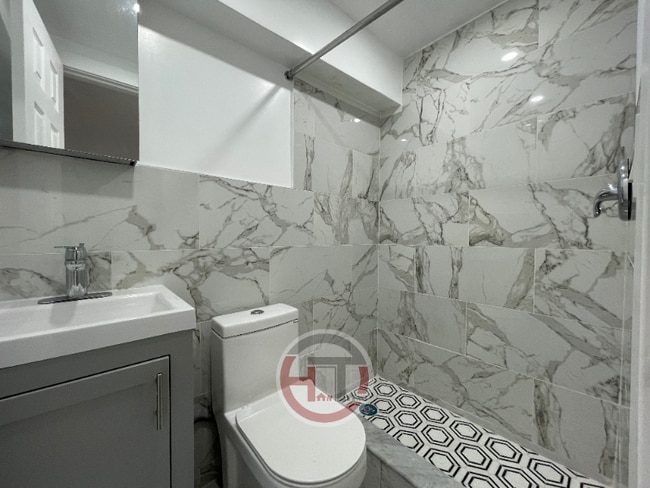 1529 Dwight Pl in Bronx, NY - Building Photo - Building Photo