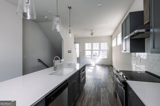 903 Brees Ct in Atlanta, GA - Building Photo - Building Photo