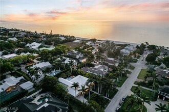 154 4th Ave N in Naples, FL - Building Photo - Building Photo