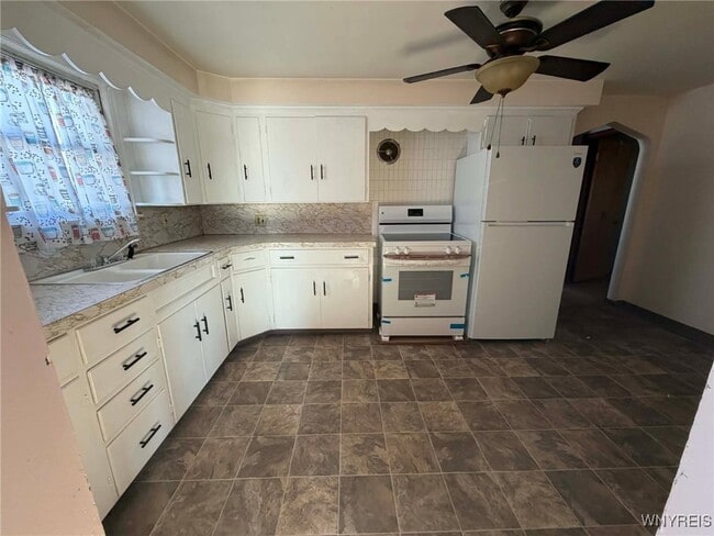 2734 Forest # Upper Ave in Niagara Falls, NY - Building Photo - Building Photo