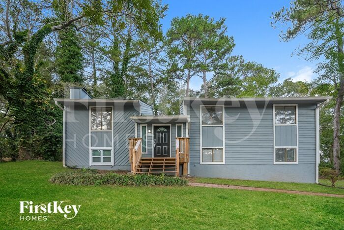 3393 Hollow Tree Dr in Decatur, GA - Building Photo