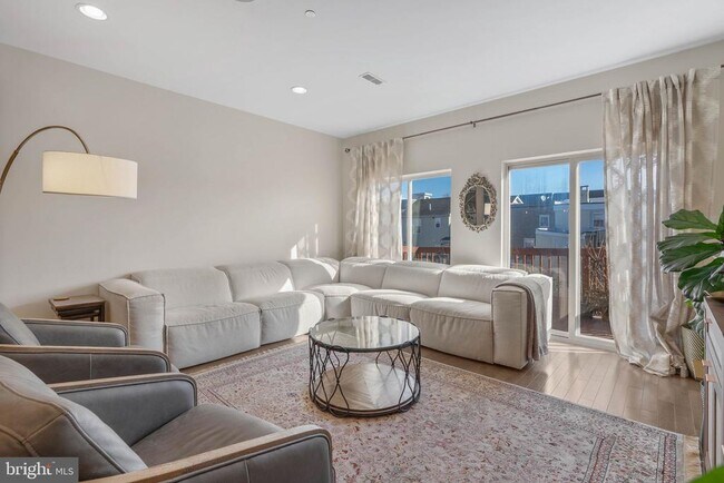 1753 N Marshall St in Philadelphia, PA - Building Photo - Building Photo