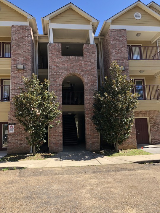 Ridgeway Apartments in Jackson, MS - Building Photo