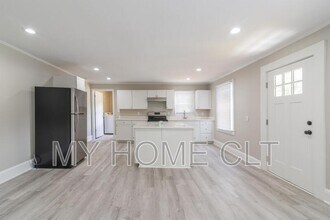 2336 Barry St in Charlotte, NC - Building Photo - Building Photo