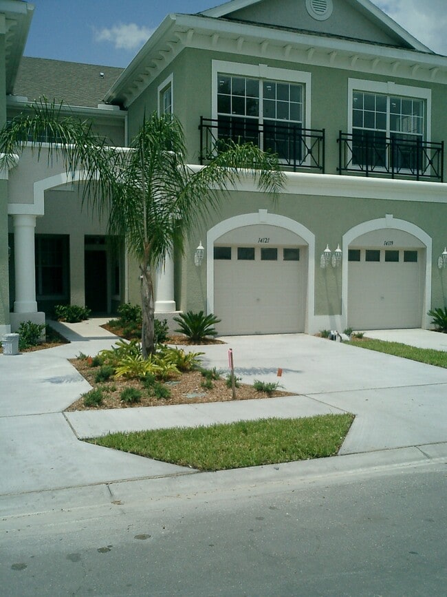 14215 Waterville Cir in Tampa, FL - Building Photo - Building Photo