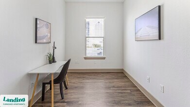 5005 Galleria Dr in Farmers Branch, TX - Foto de edificio - Building Photo