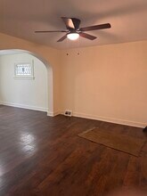 727 Maytide St in Pittsburgh, PA - Foto de edificio - Building Photo