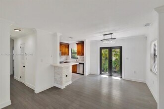 135 Ponce de Leon in Coral Gables, FL - Building Photo - Building Photo