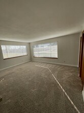 2002 King St in Shelton, WA - Building Photo - Building Photo