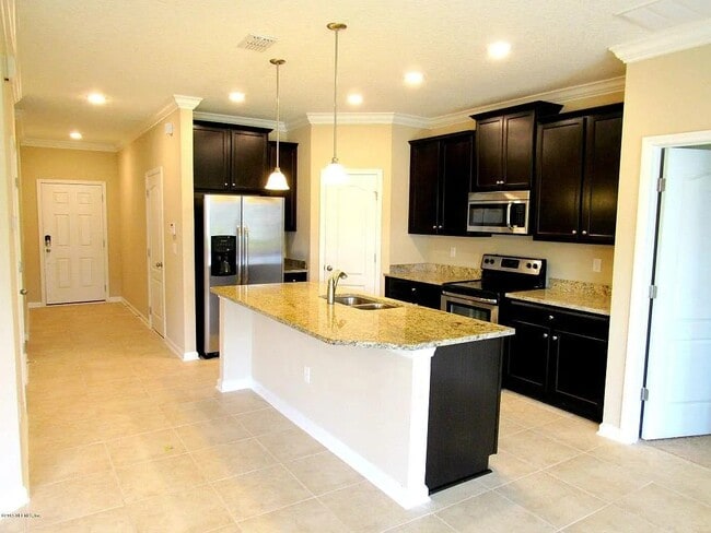 10129 Bedford Lakes Ct in Jacksonville, FL - Building Photo - Building Photo