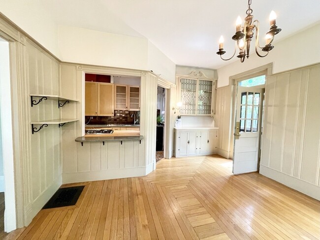property at 242 Walnut St