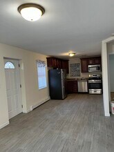 37 Larkfield Rd in East Northport, NY - Building Photo - Building Photo