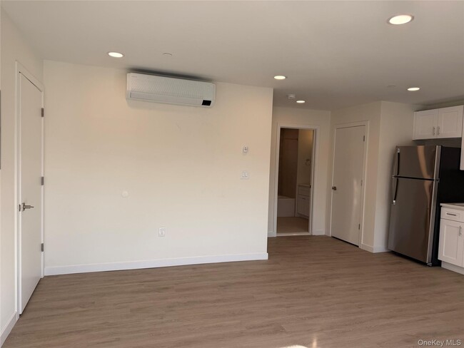 5 Colonial Dr in Wappingers Falls, NY - Building Photo - Building Photo