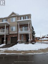17 Roseberry Ln in Kitchener, ON - Building Photo