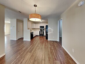 12900 Courage Crossing in Fishers, IN - Foto de edificio - Building Photo