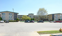 Terrace Apartments in Melrose Park, IL - Building Photo - Building Photo