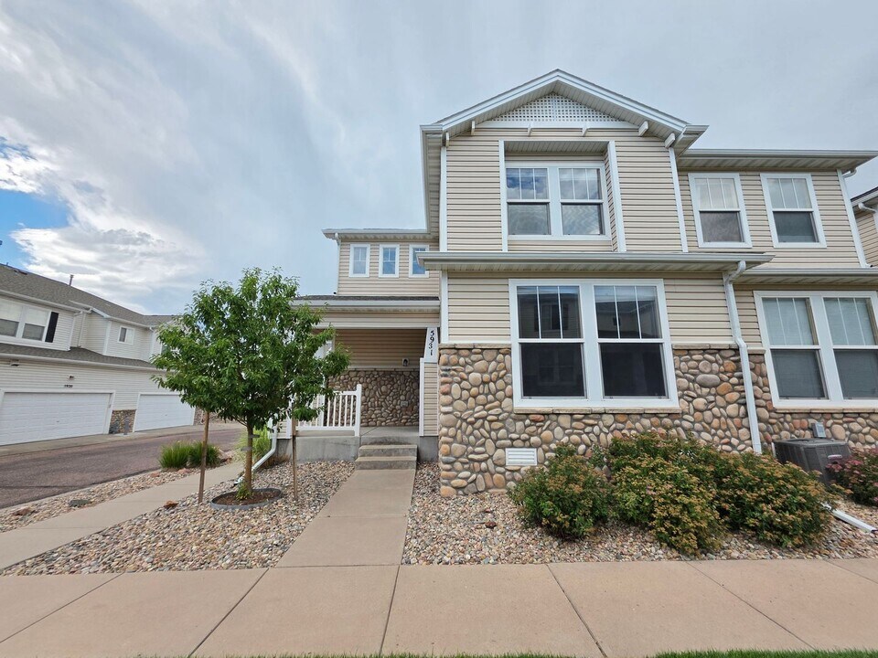 5931 Conductors Point in Colorado Springs, CO - Building Photo