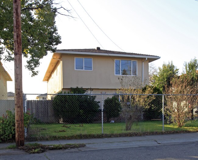 3840 43rd Ave in Sacramento, CA - Building Photo - Building Photo