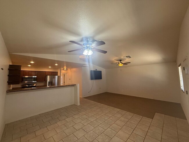 3144 N Prescott St in Kingman, AZ - Building Photo - Building Photo