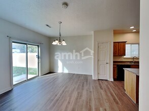 247 Boston Dr in North Salt Lake, UT - Foto de edificio - Building Photo