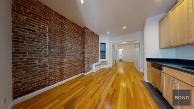 427 E 73rd St in New York, NY - Building Photo - Building Photo