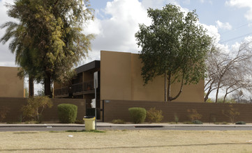 Hialeah Apartments in Phoenix, AZ - Building Photo - Building Photo