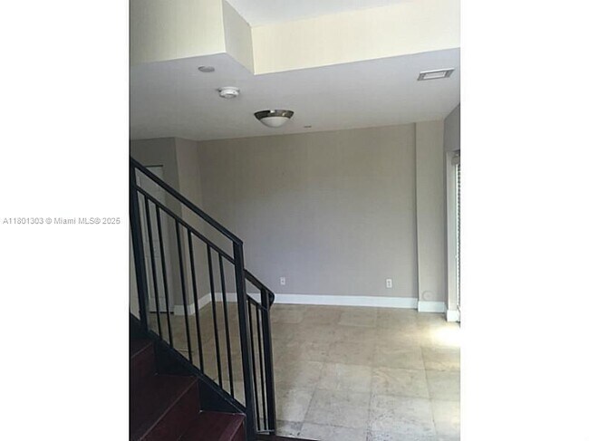 1740 N Dixie Hwy in Fort Lauderdale, FL - Building Photo - Building Photo
