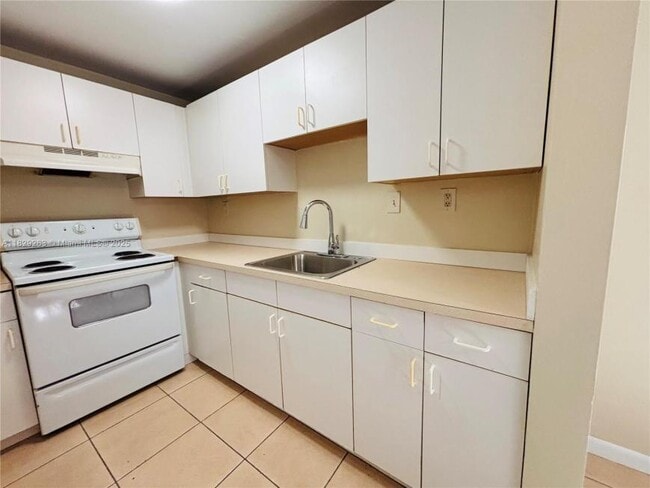 property at 222 SW 9th St