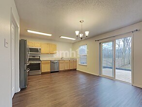 6721 Earlswood Dr in Indianapolis, IN - Foto de edificio - Building Photo