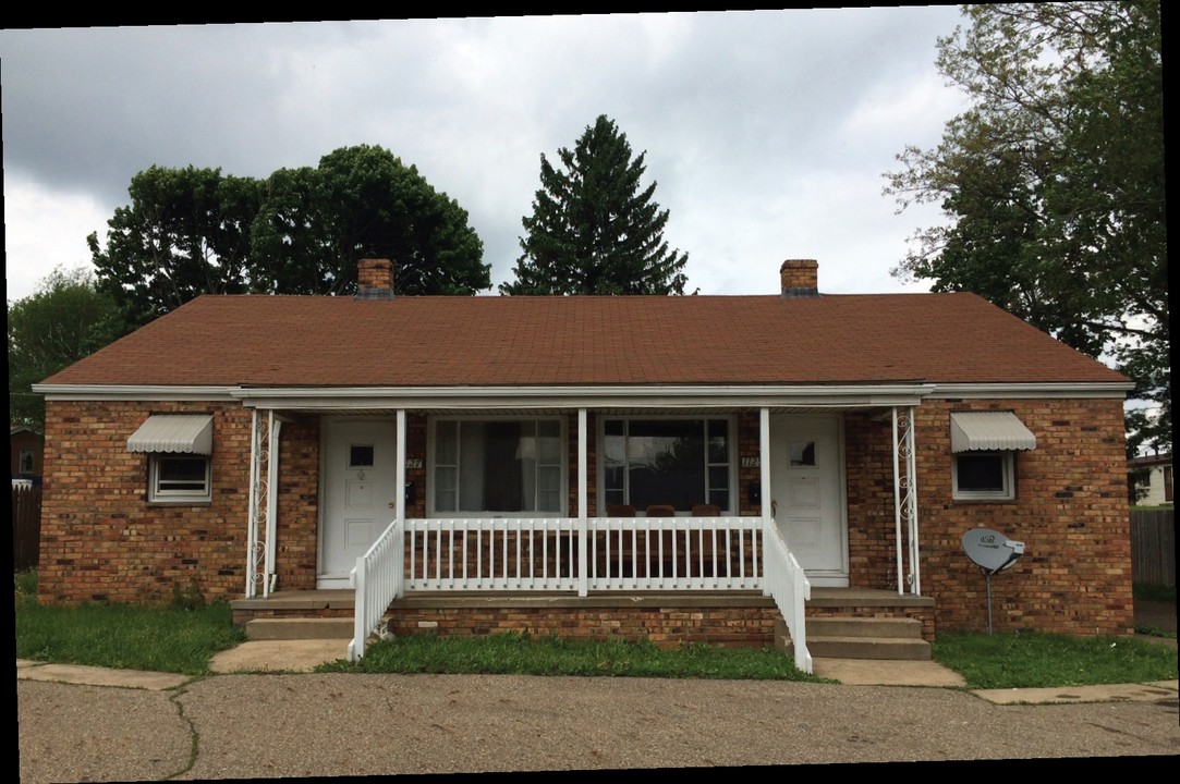 1127-1129 30th St NE in Canton, OH - Building Photo