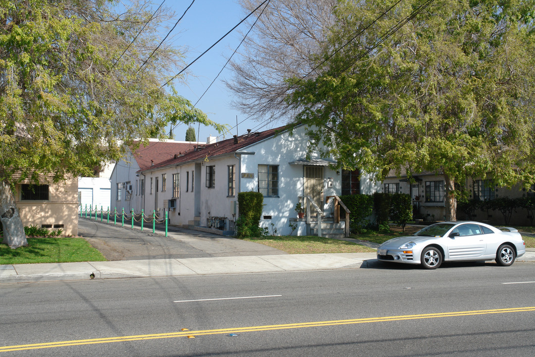 805 E Chevy Chase Dr in Glendale, CA - Building Photo