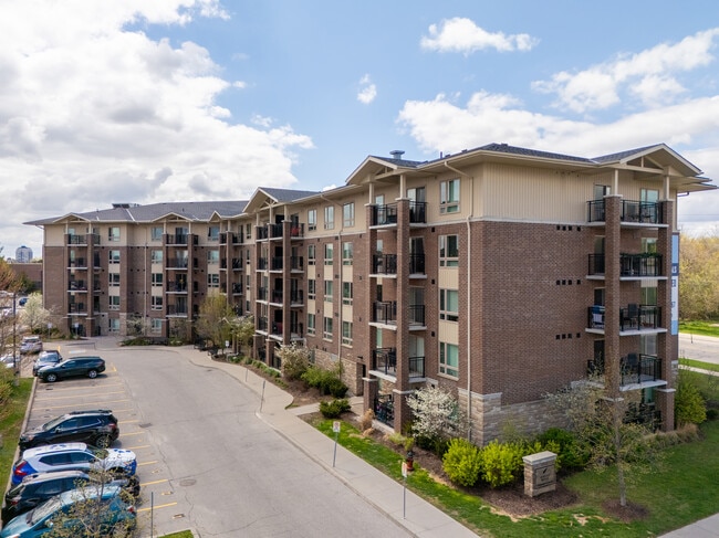 Atwood Suites in Guelph, ON - Building Photo - Primary Photo