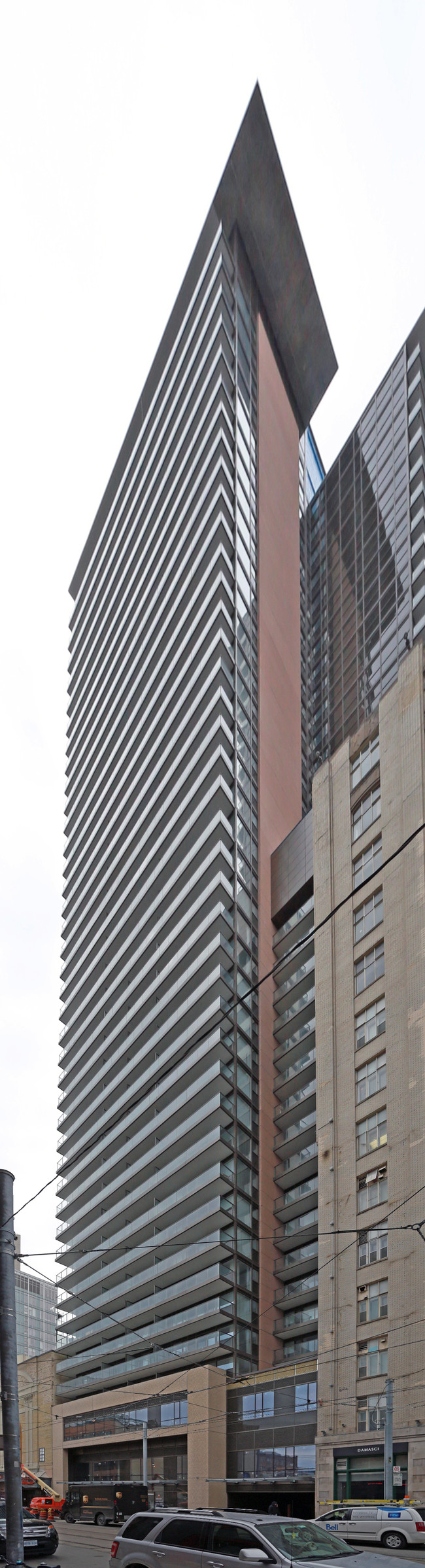 HNR Dundas Square Tower in Toronto, ON - Building Photo - Primary Photo