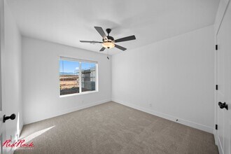 895 W Boxthorn Dr in Saint George, UT - Building Photo - Building Photo