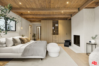 3841 Redondo Blvd in Los Angeles, CA - Building Photo - Building Photo