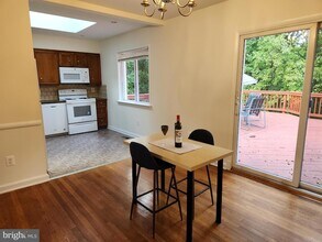 3300 Potterton Dr in Falls Church, VA - Building Photo - Building Photo