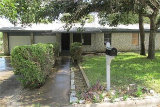 11307 Hilltop St in Austin, TX - Building Photo - Building Photo