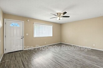 111 N Flint Cir in Mesa, AZ - Building Photo - Building Photo