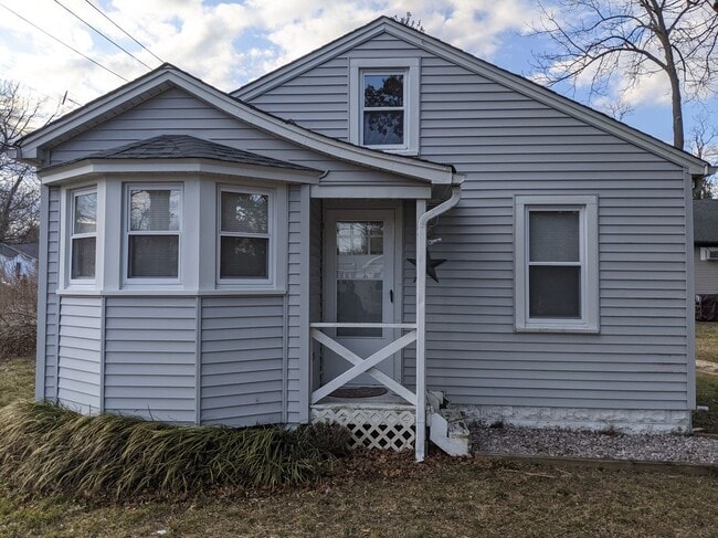 property at 1732 Lakeside Dr S