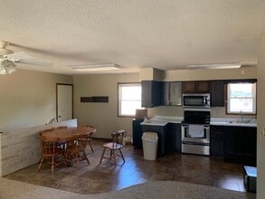 704 Sunrise Ave in Sanborn, IA - Building Photo - Building Photo
